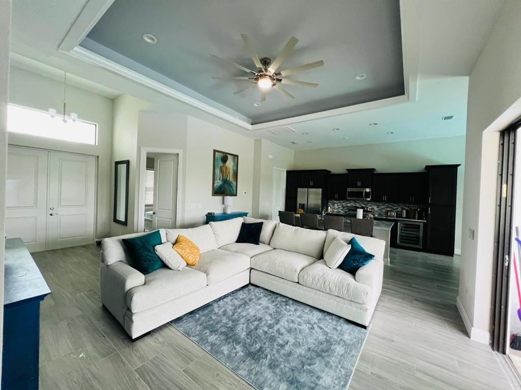 Newly Built Villa Ballerina With Heated Pool And Incredible View Into Beautiful Arrowheadcanal Cape Coral Extérieur photo