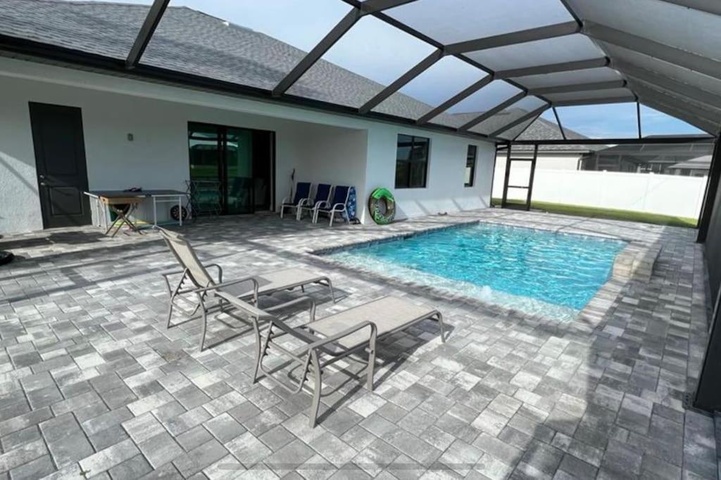 Newly Built Villa Ballerina With Heated Pool And Incredible View Into Beautiful Arrowheadcanal Cape Coral Extérieur photo