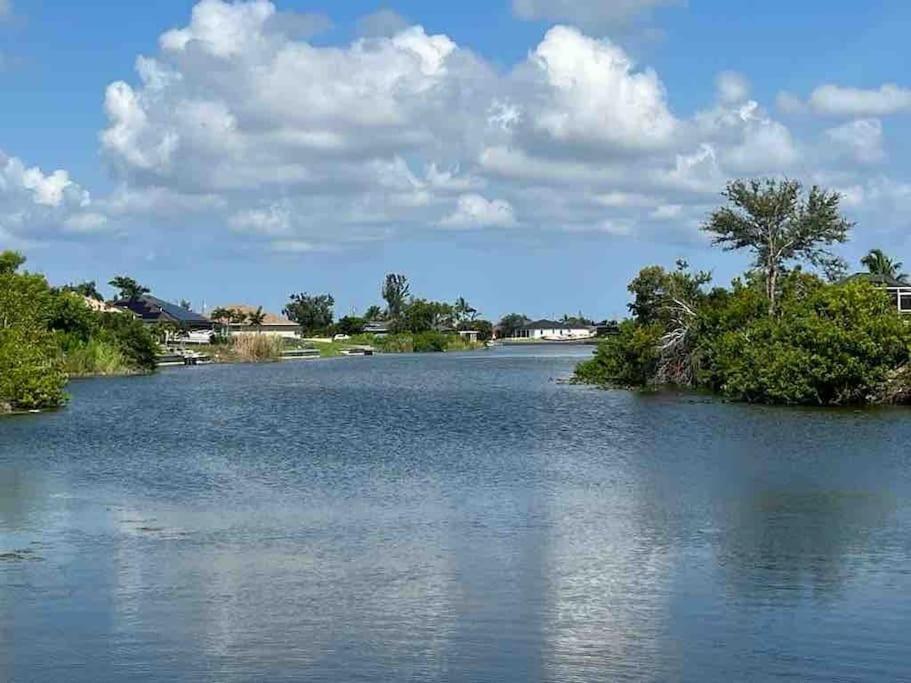 Newly Built Villa Ballerina With Heated Pool And Incredible View Into Beautiful Arrowheadcanal Cape Coral Extérieur photo